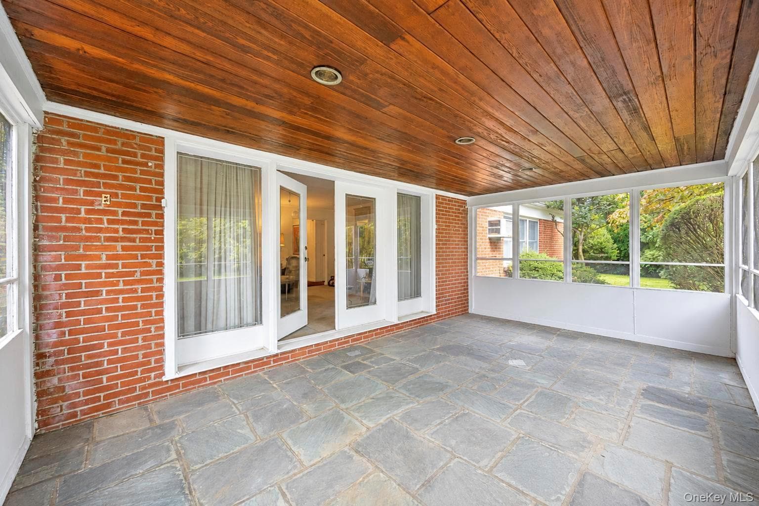 517 E Shore Road thumbnail 8