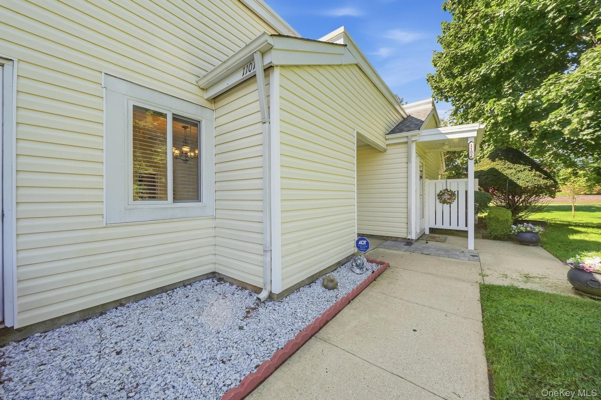 1101 Cabot Court, Saint James