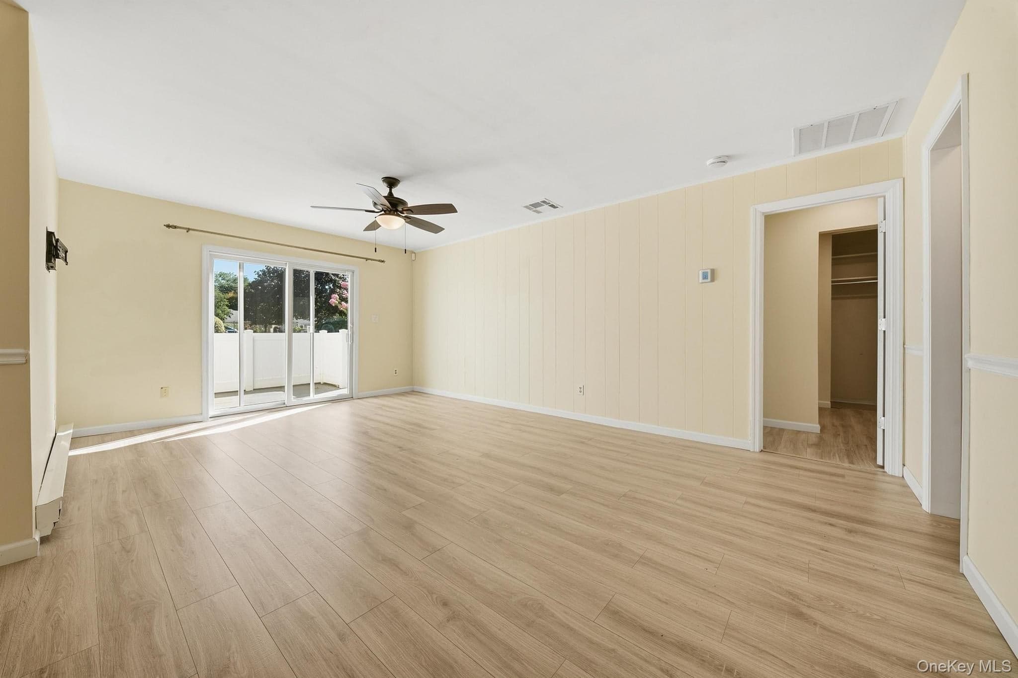 1101 Cabot Court thumbnail 9