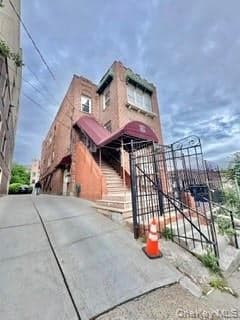 365 E 197th Street thumbnail 40