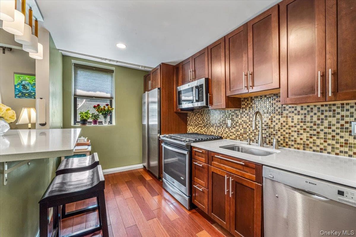 604 Tompkins Avenue Unit: A2 thumbnail 8