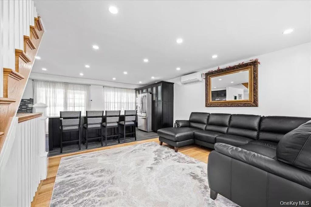 642 Lenore Lane thumbnail 8