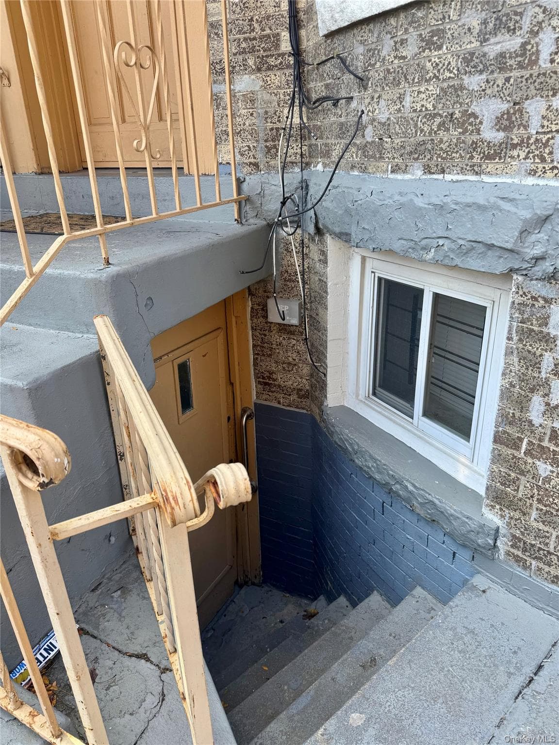 182 Lincoln Avenue thumbnail 2
