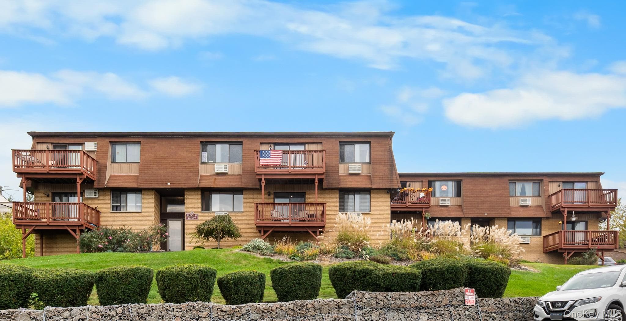 273 Richard Court photo 1