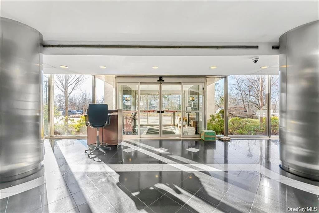 5900 Arlington Avenue Unit: 3X thumbnail 2