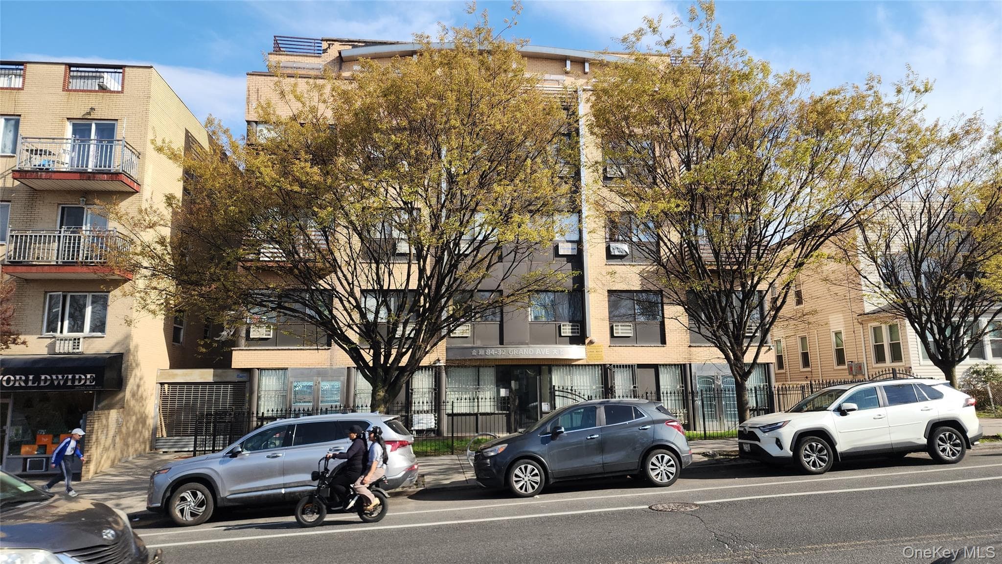 8432 Grand Avenue Unit: 2D, Elmhurst