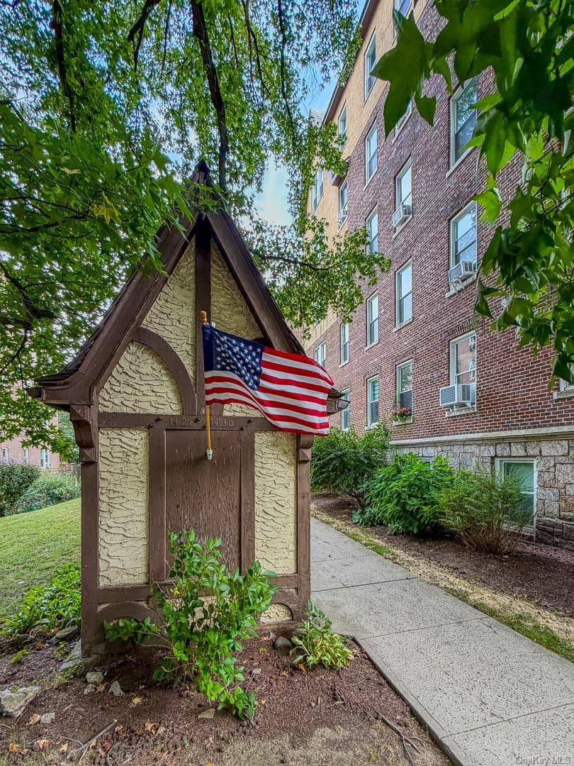 1428 Midland Avenue Unit: 3H thumbnail 3