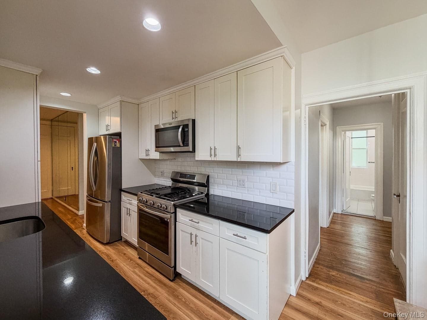 1428 Midland Avenue Unit: 3H thumbnail 11