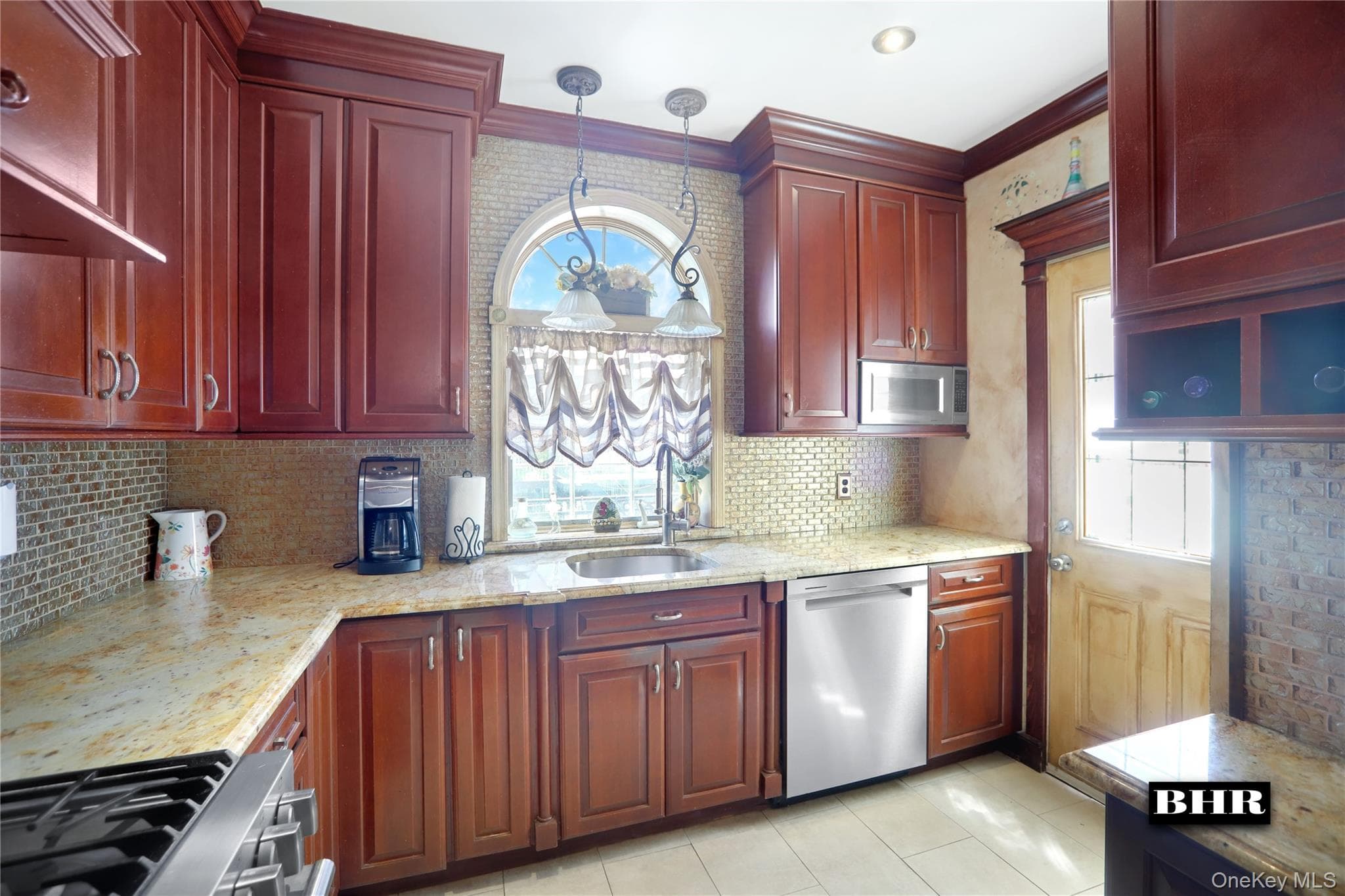 4511 Bedford Avenue thumbnail 8