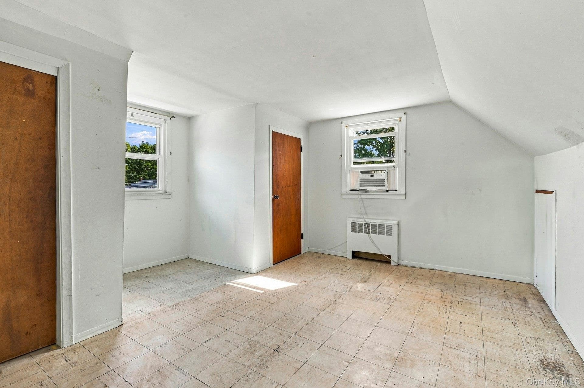 375 Catskill Avenue thumbnail 26