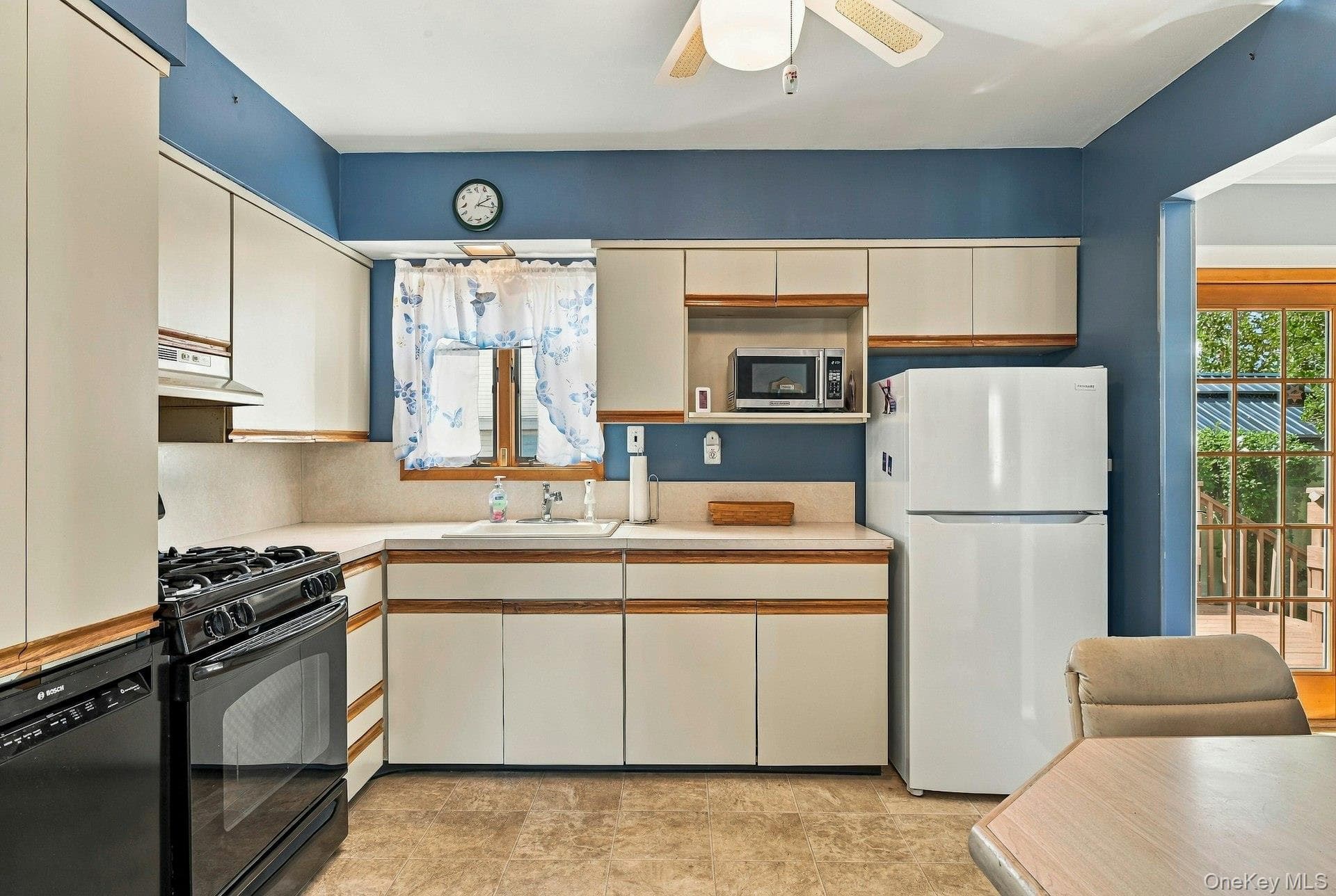 375 Catskill Avenue thumbnail 21