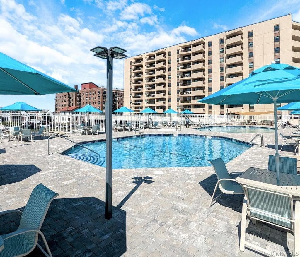 360 Shore Road Unit: 2C, Long Beach