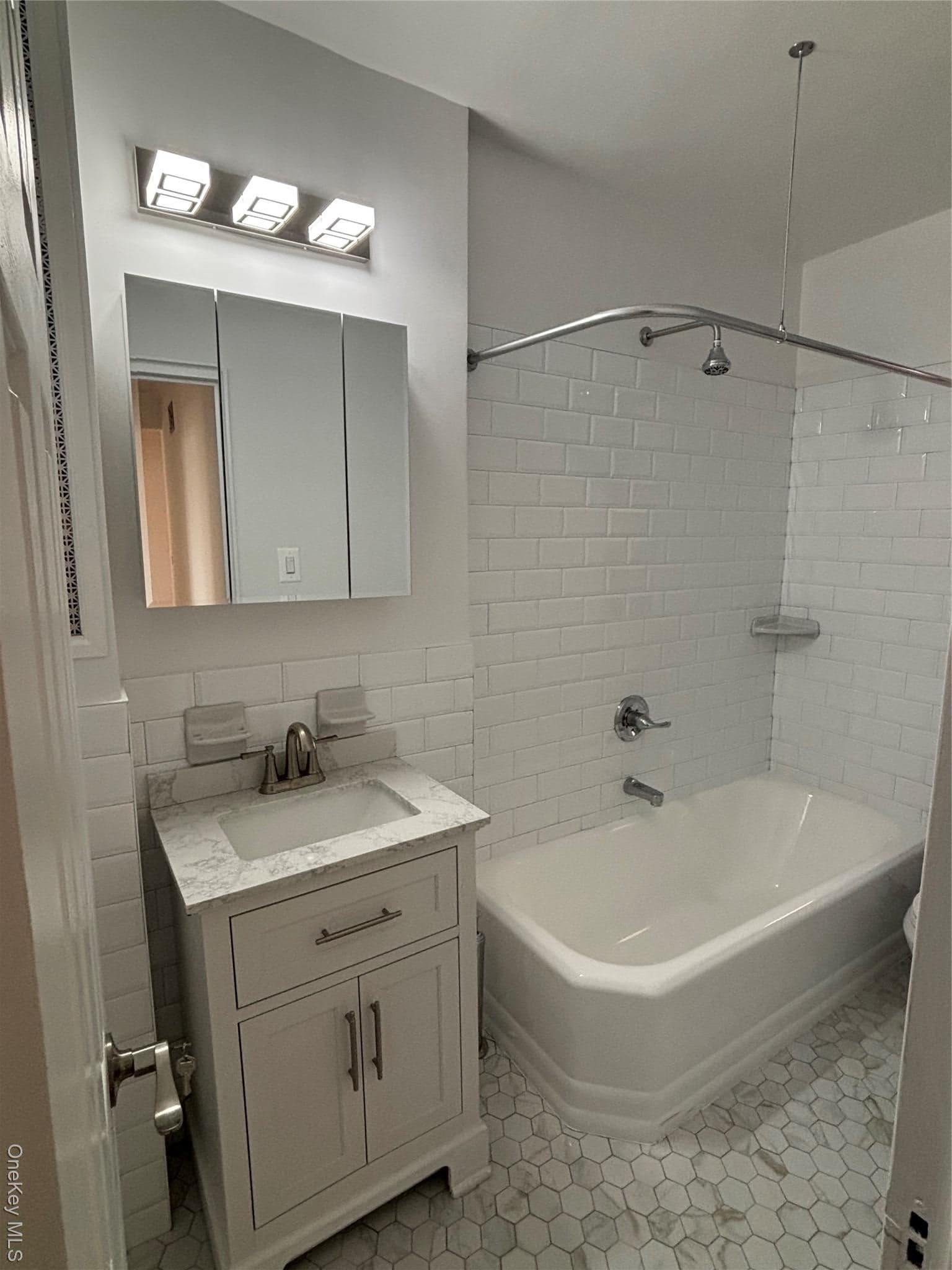 2962 Decatur Avenue Unit: 4B thumbnail 3