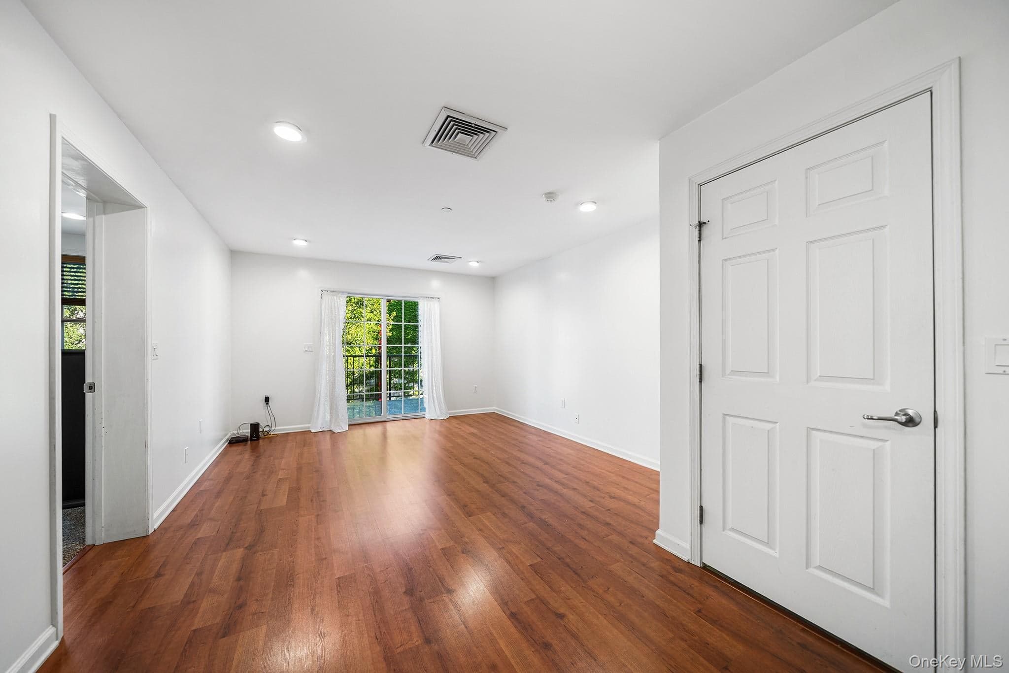 5 Minerva Place Unit: 2C thumbnail 4