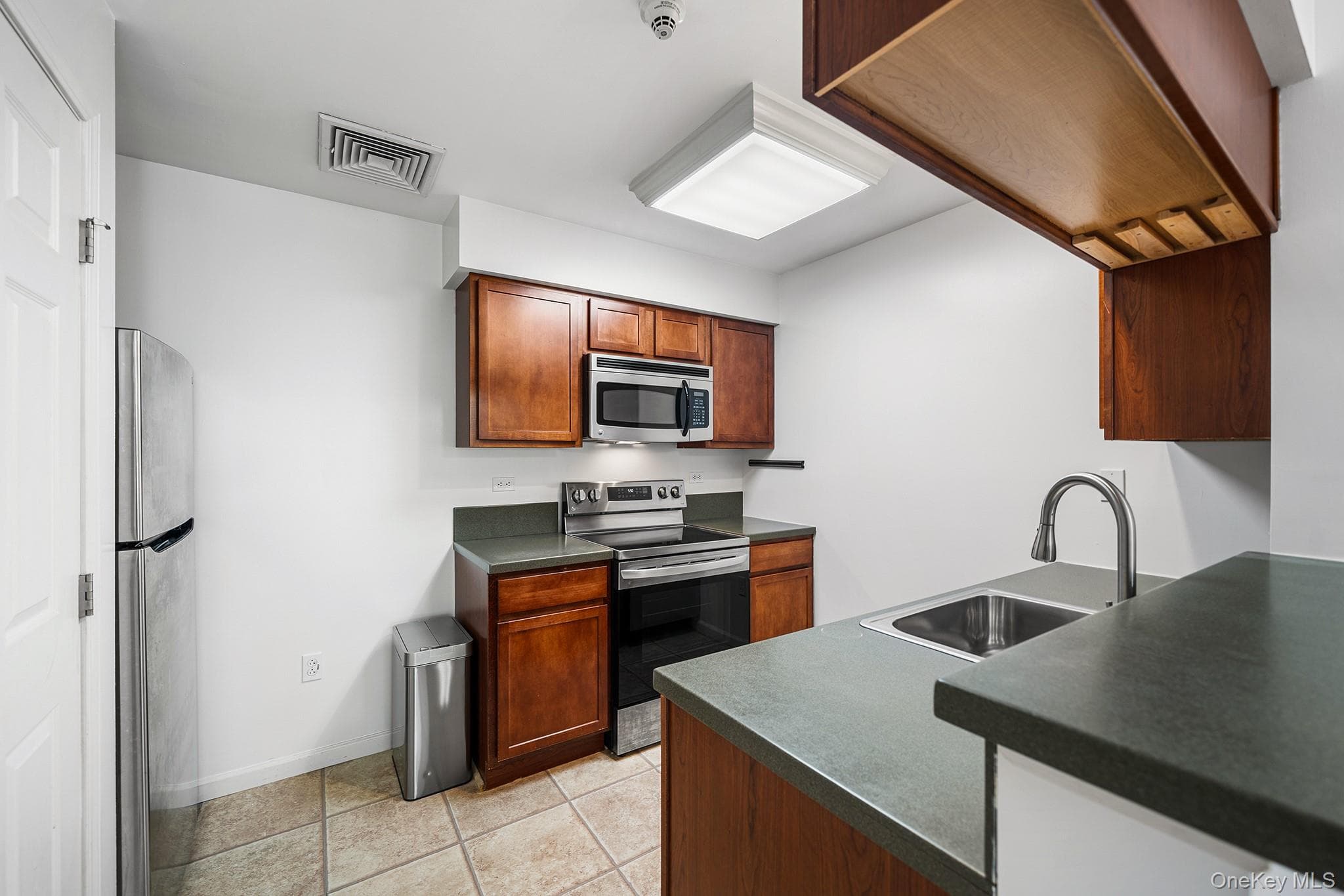 5 Minerva Place Unit: 2C thumbnail 11