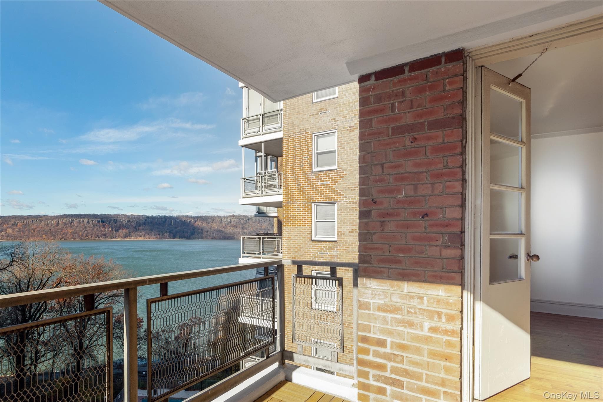 2621 Palisade Avenue Unit: 4J thumbnail 3