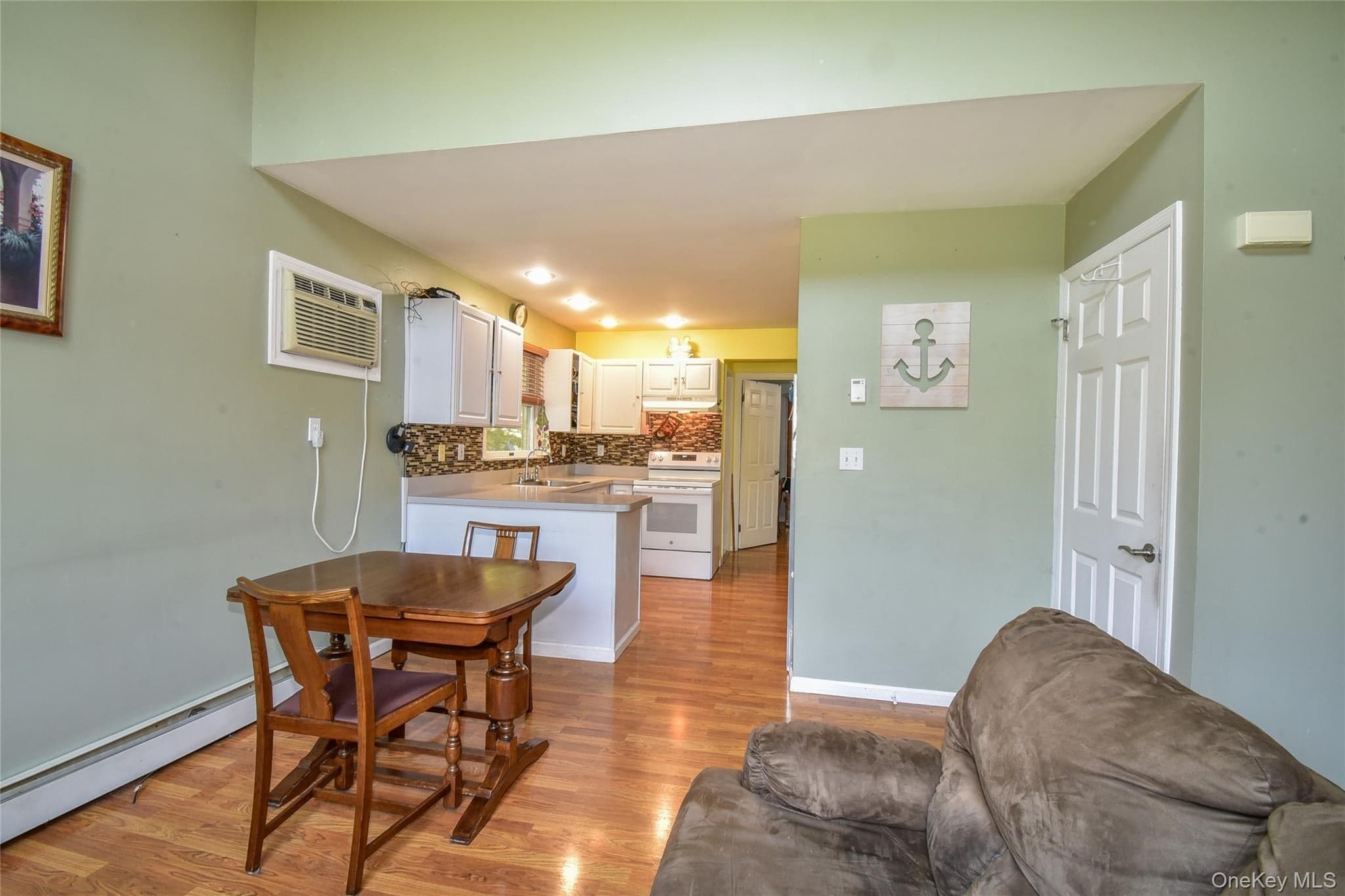 38 Montauk Road thumbnail 3