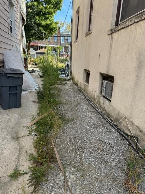 1523 E 33rd Street thumbnail 2