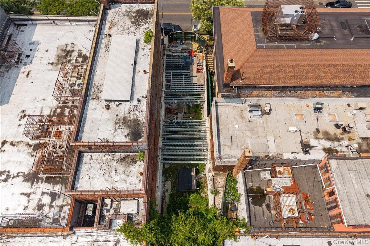 435 Rockaway Avenue thumbnail 4