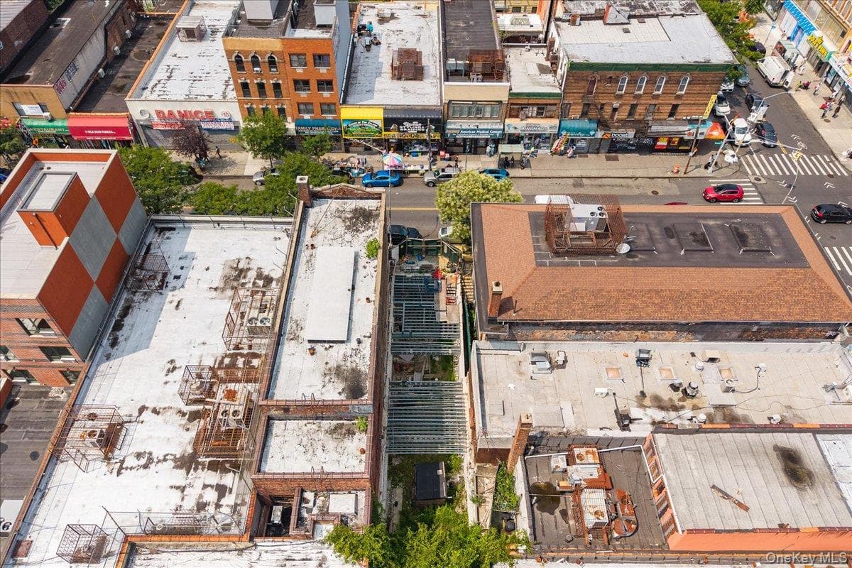 435 Rockaway Avenue thumbnail 3