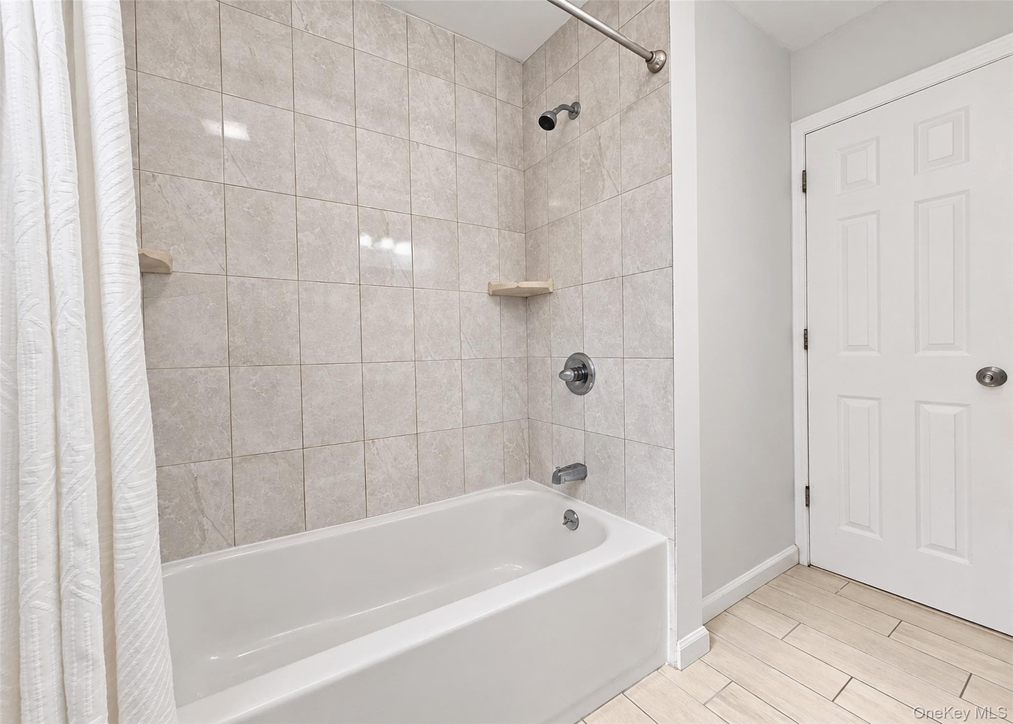 678 Clinton Avenue thumbnail 16