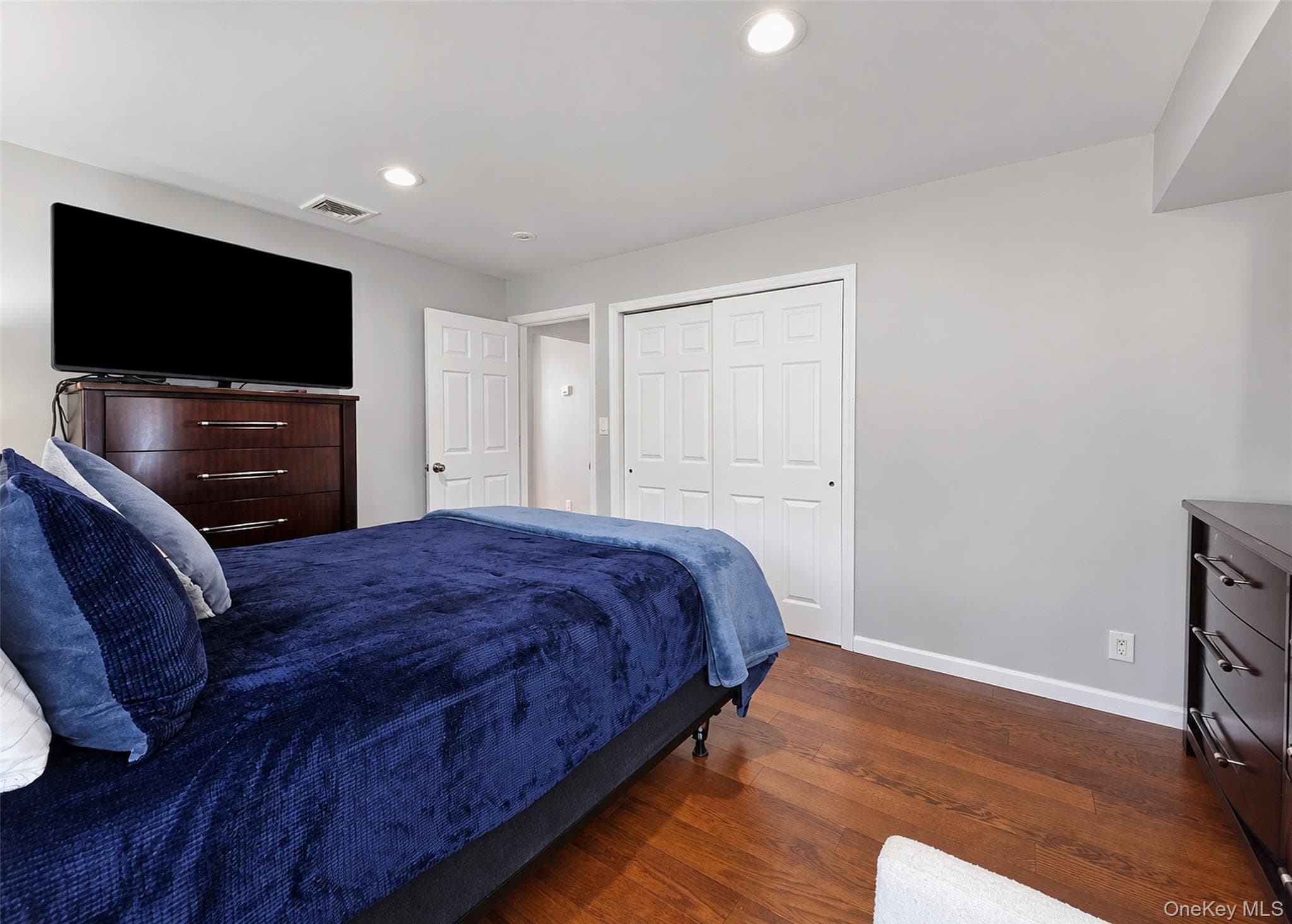 678 Clinton Avenue thumbnail 13