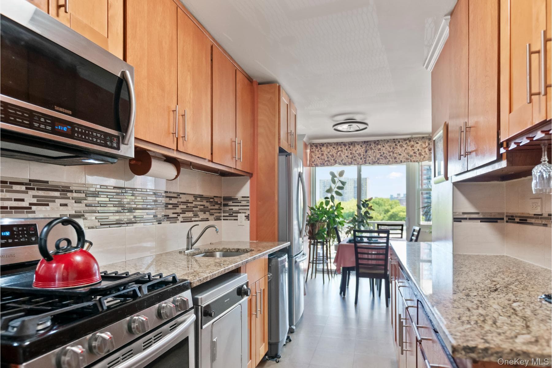 880 Boynton Avenue Unit: 4L thumbnail 4