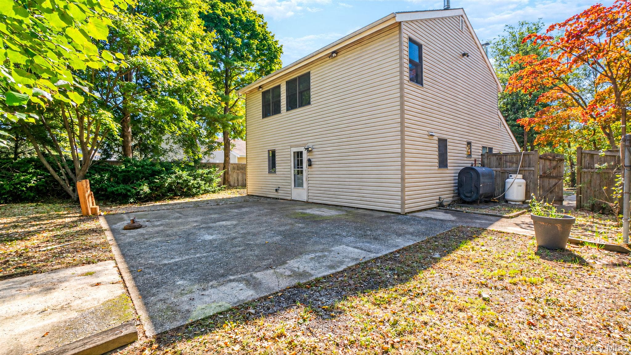 54 Rustic Avenue thumbnail 3