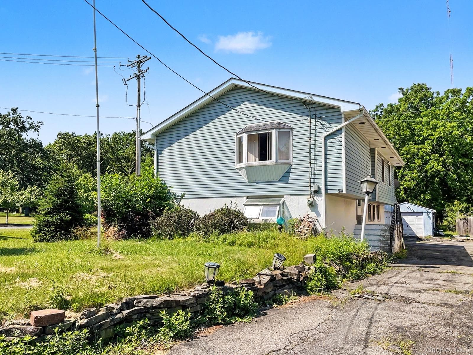 225 Monhagen Avenue, Middletown
