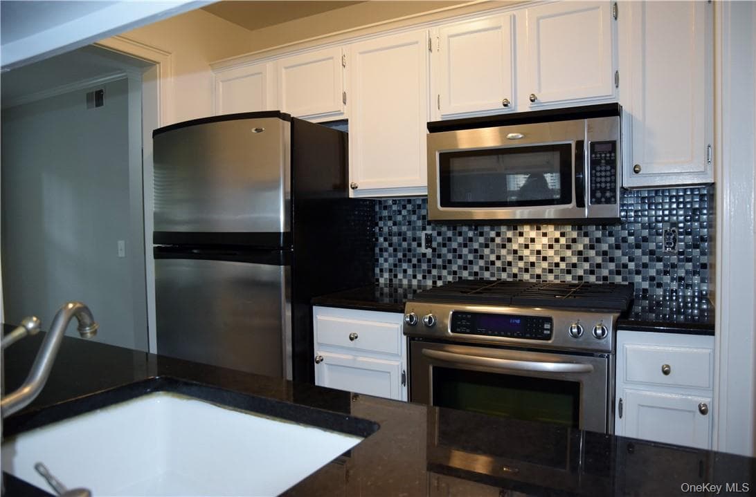 13 Carrollwood Drive thumbnail 3