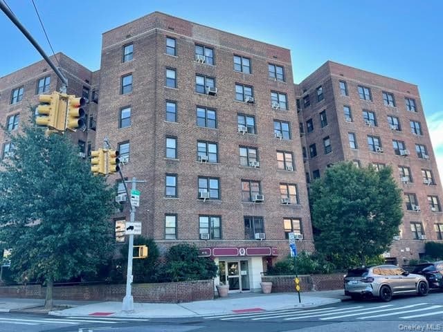 48-21 40 Street Unit: 2C thumbnail 2