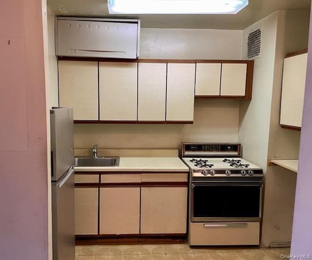 48-21 40 Street Unit: 2C thumbnail 9