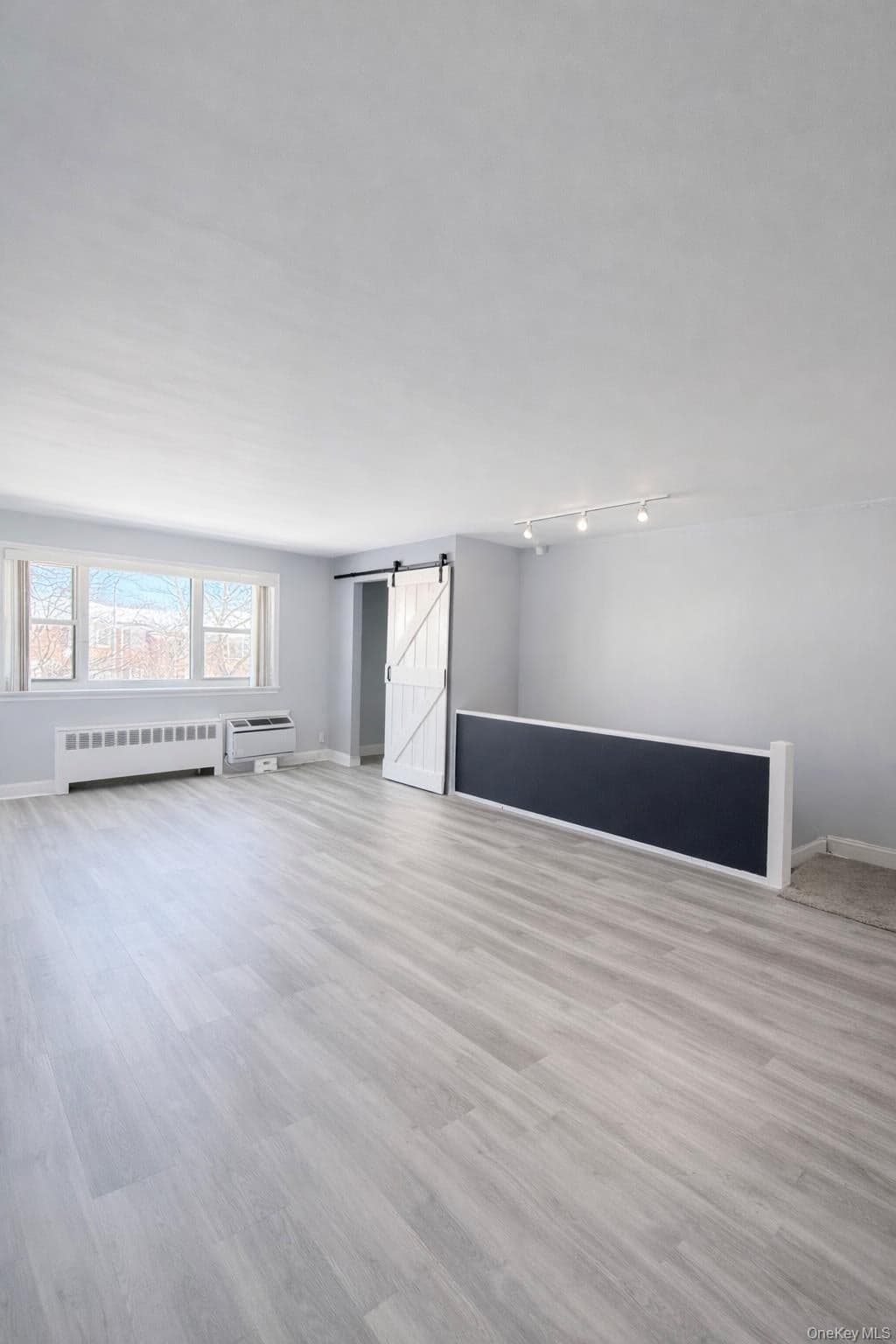 6758 152 Street Unit: B thumbnail 3