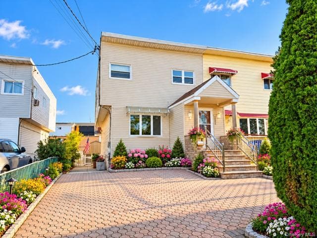 3084 Harding Avenue thumbnail 2
