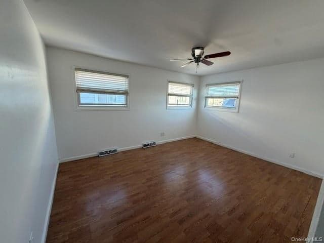 3084 Harding Avenue thumbnail 13