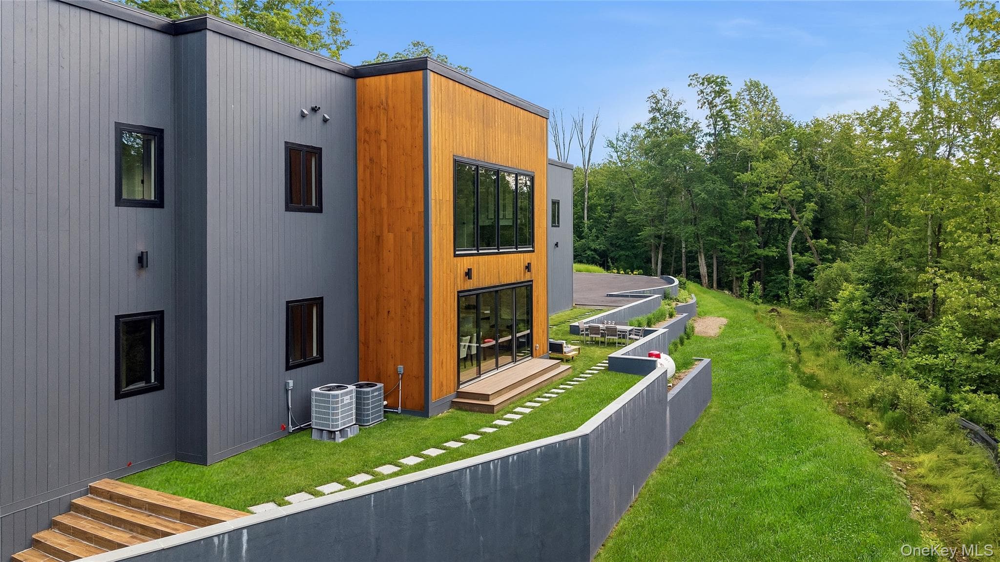41 Mead Road thumbnail 37