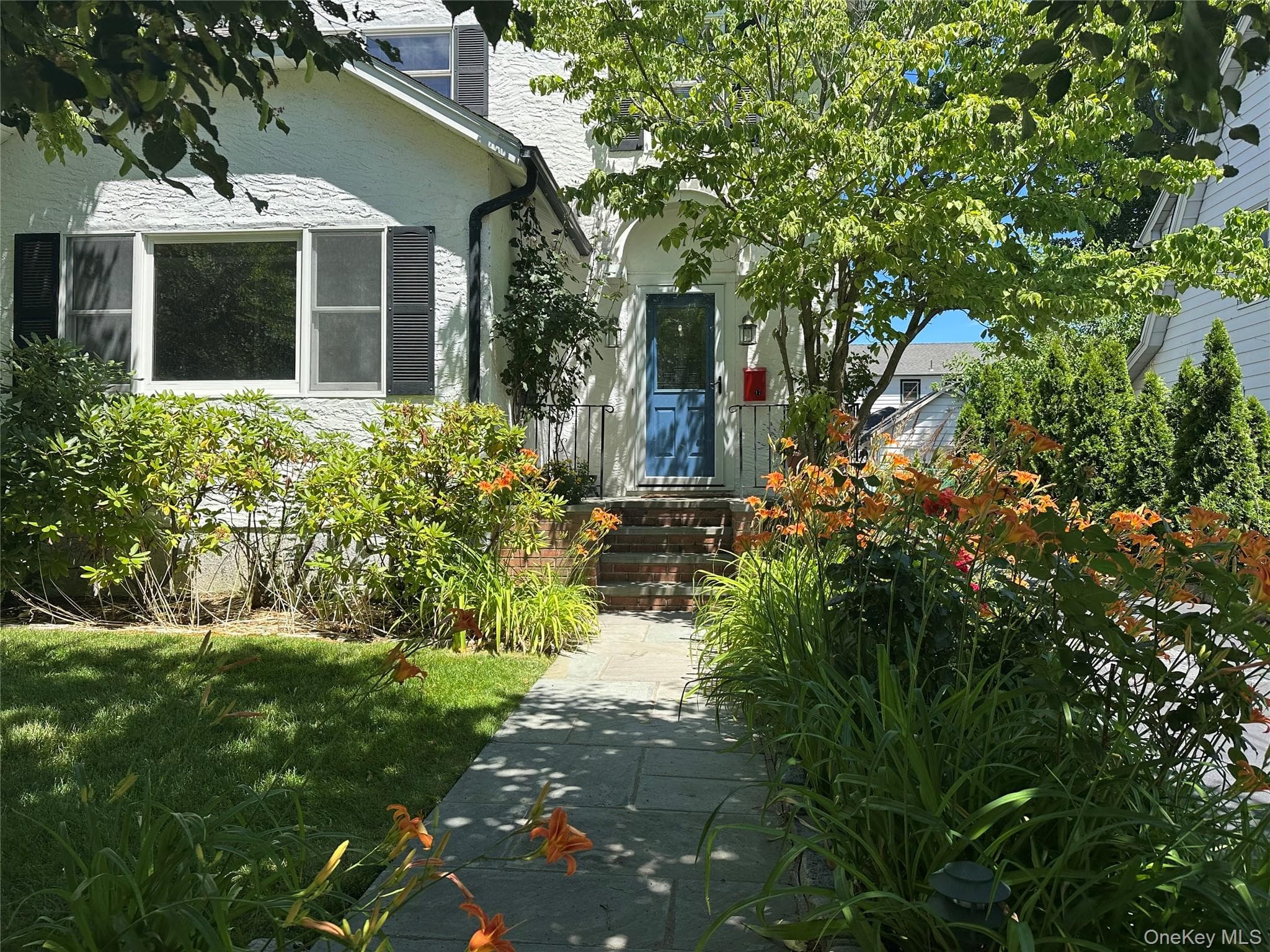 17 Cypress Avenue, Port Washington
