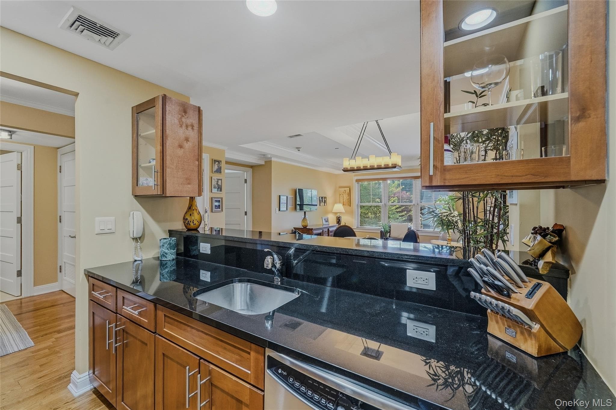 225 Stanley Avenue Unit: 107 thumbnail 6