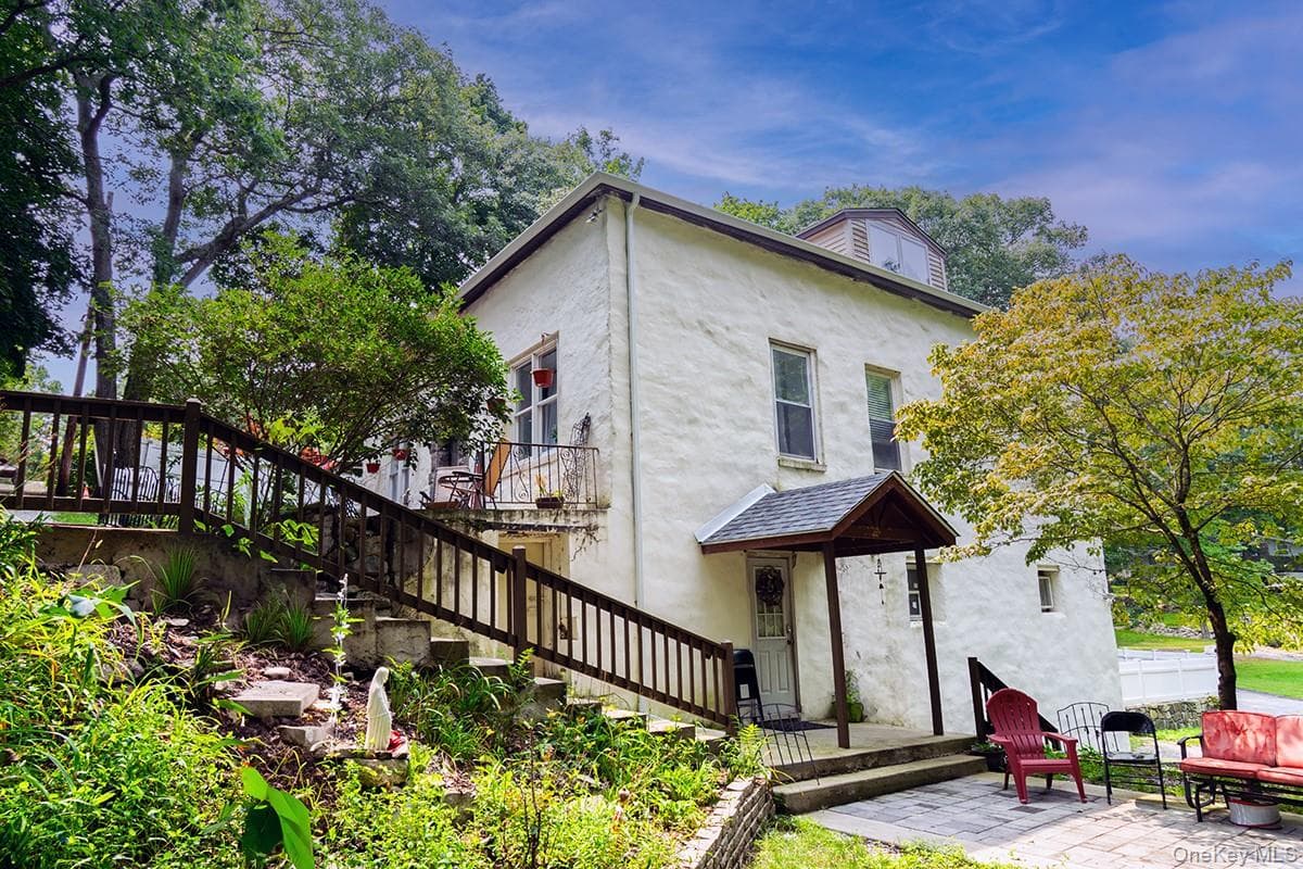 11 Forest Place photo 1