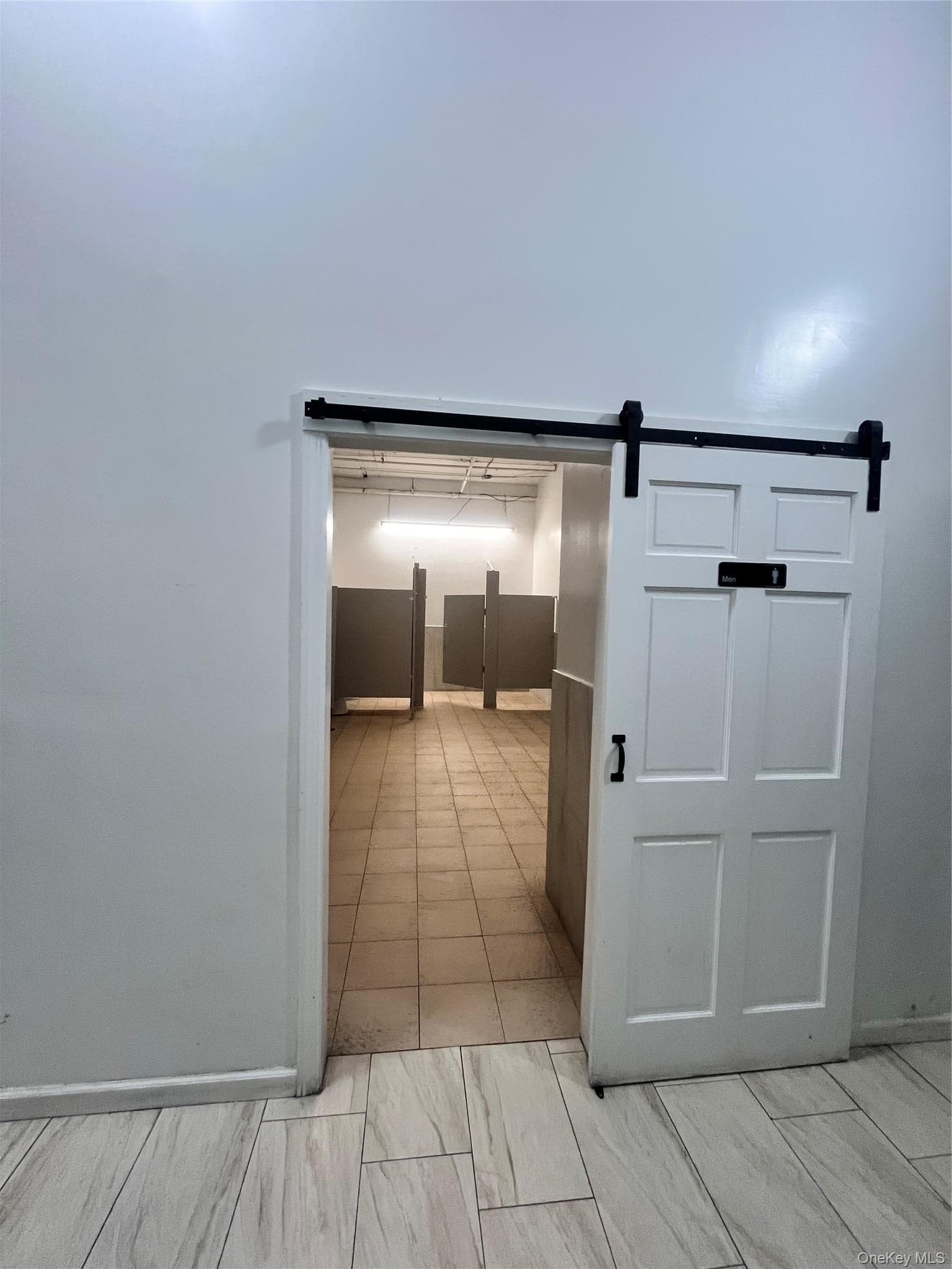 6301 Fresh Pond Road Rd thumbnail 14