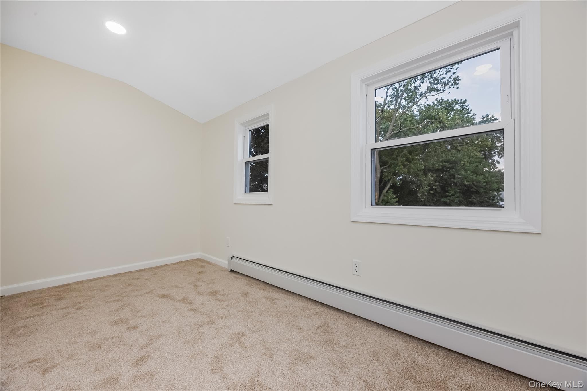 200 Raff Avenue thumbnail 11