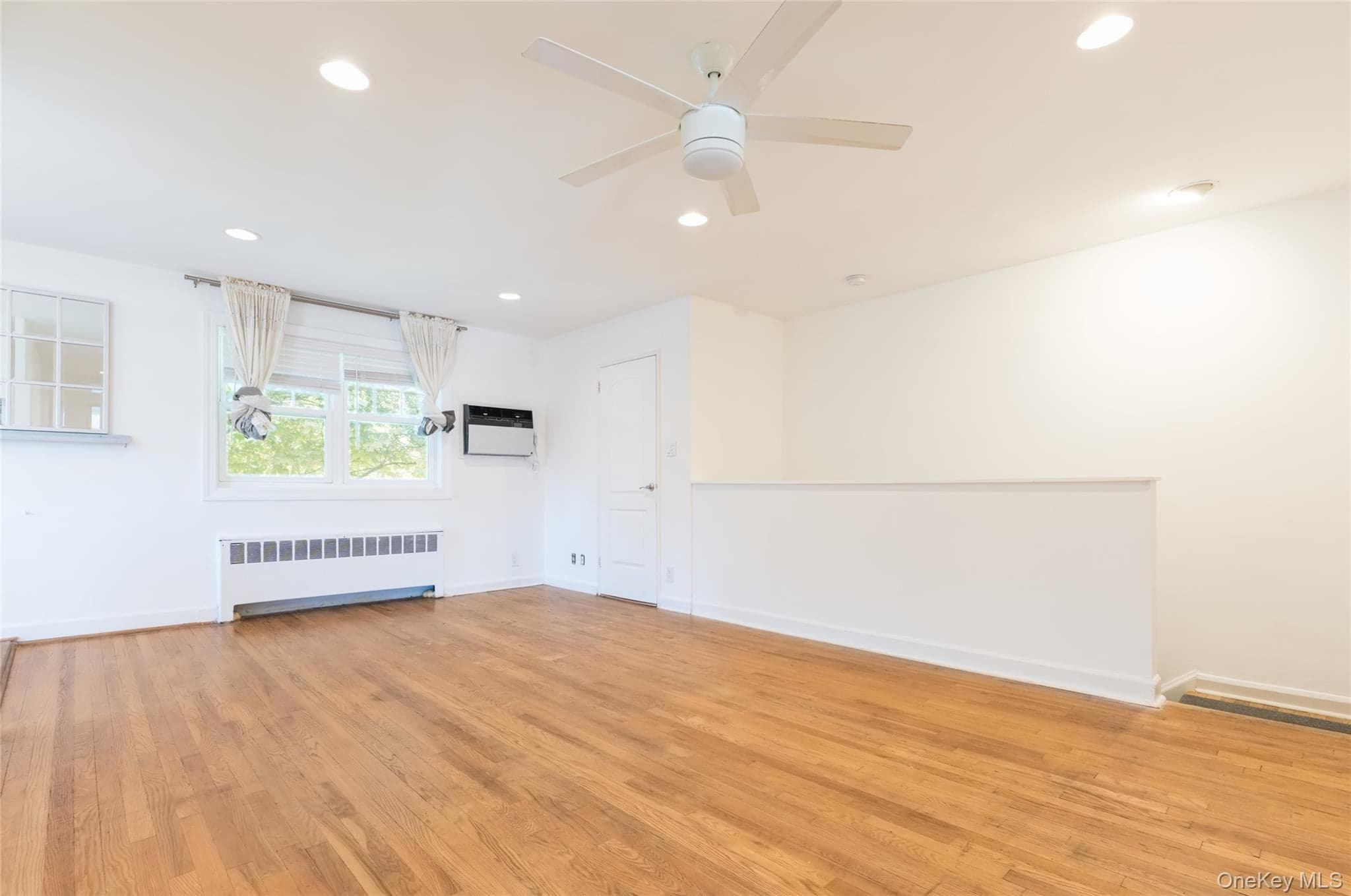 22630 Kingsbury Avenue Unit: B thumbnail 3