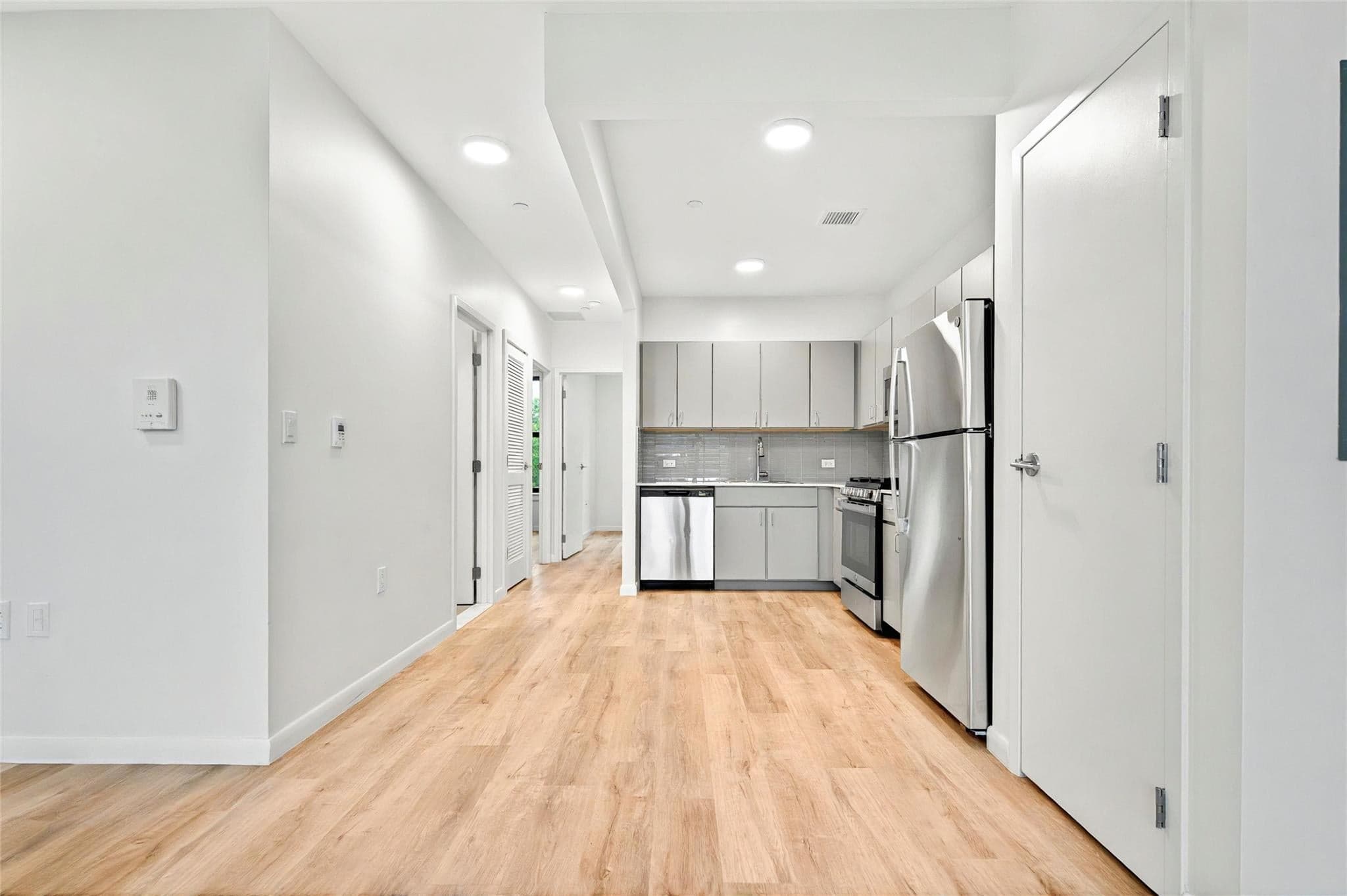 1727 Lacombe Avenue Unit: 4B thumbnail 16