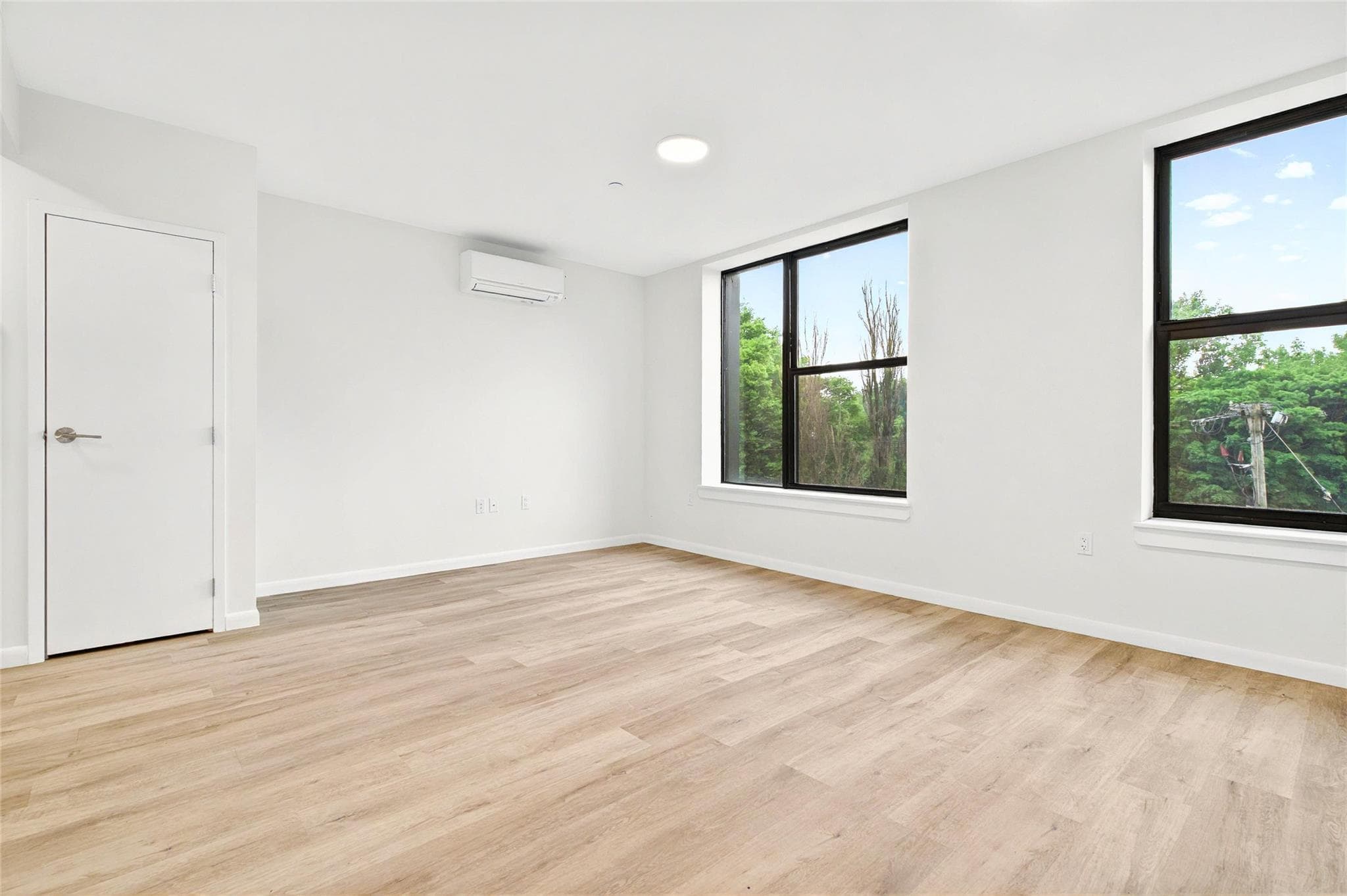 1727 Lacombe Avenue Unit: 4B thumbnail 9