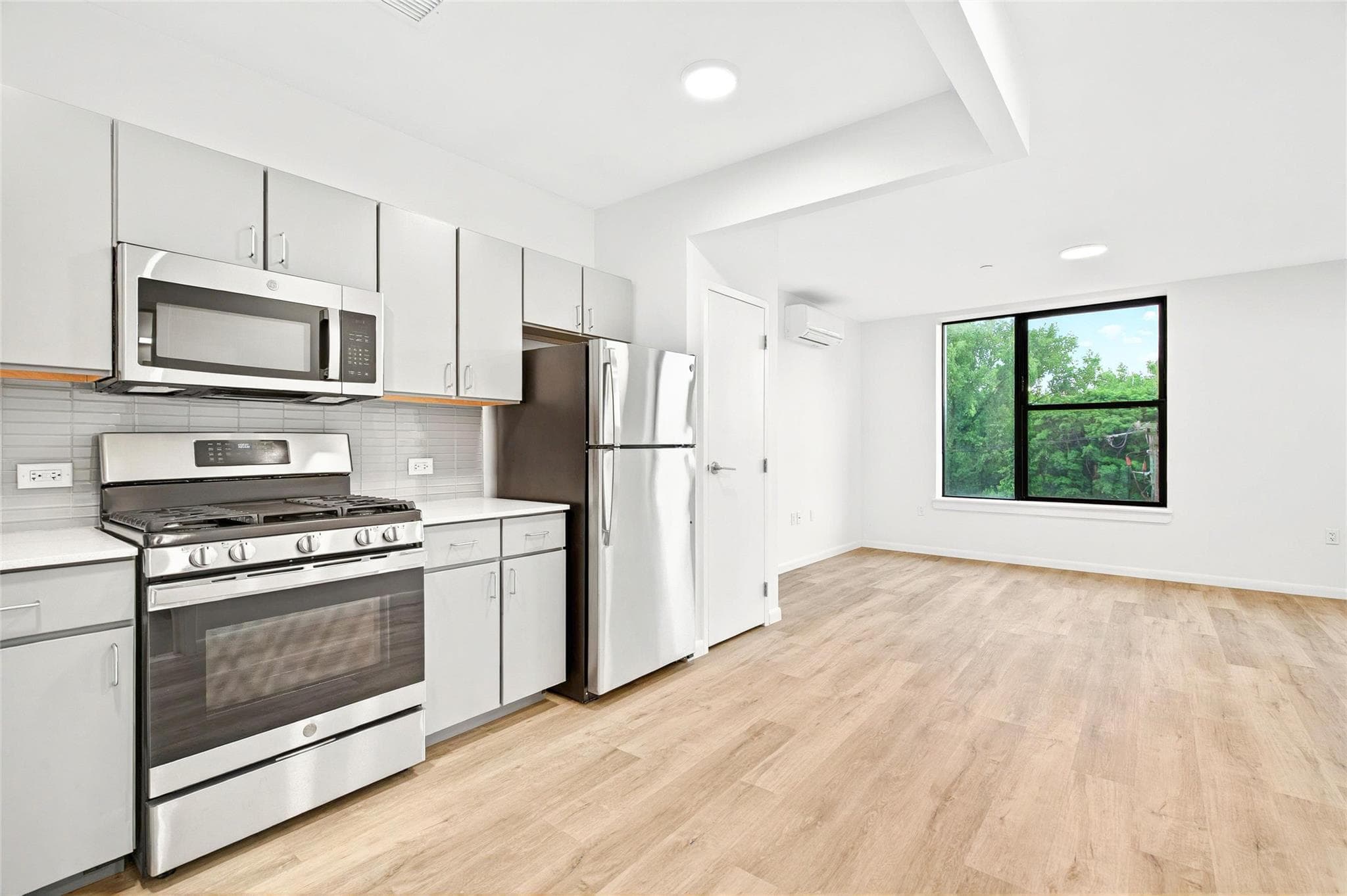 1727 Lacombe Avenue Unit: 4B thumbnail 18