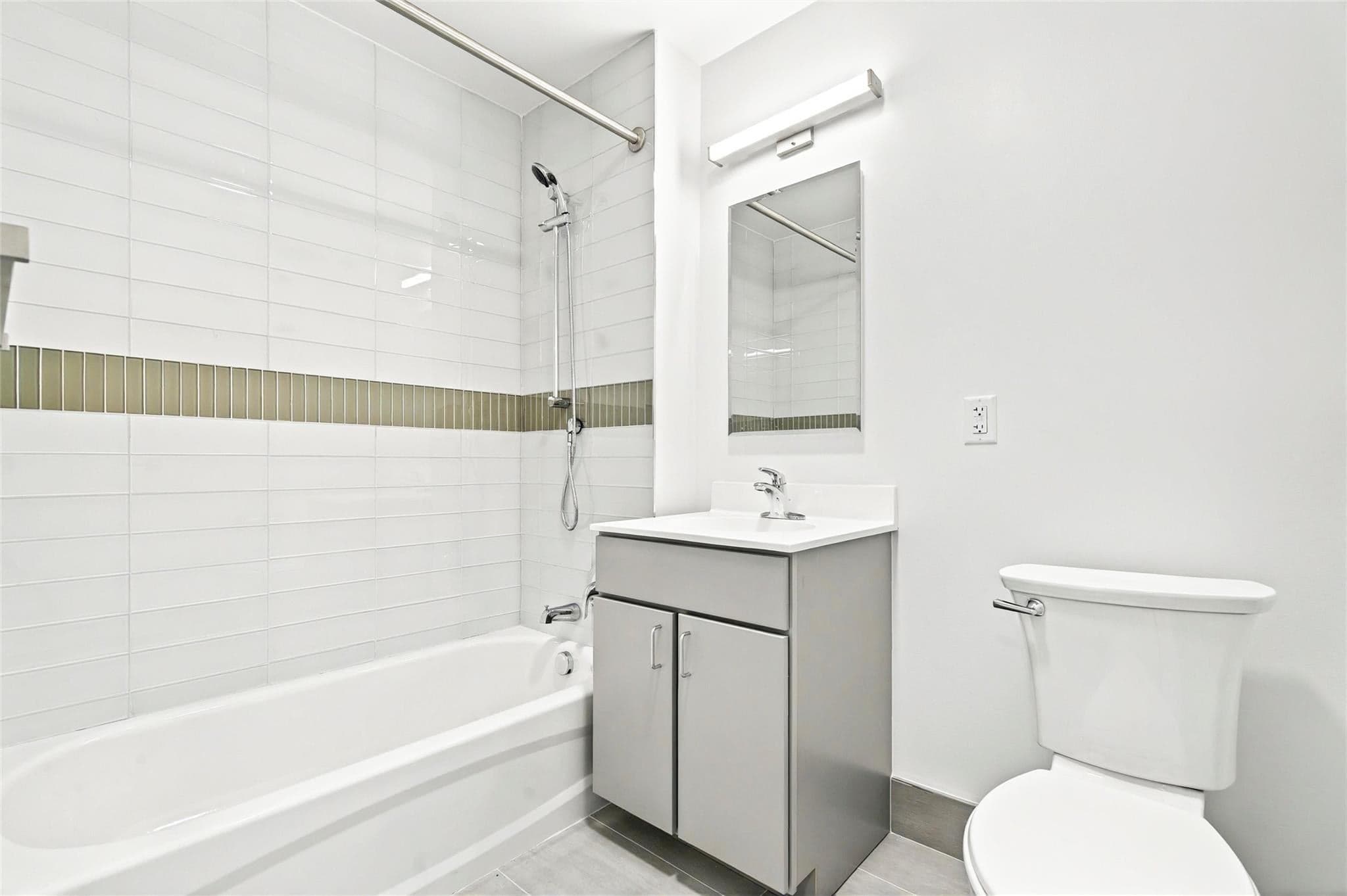 1727 Lacombe Avenue Unit: 4B thumbnail 27