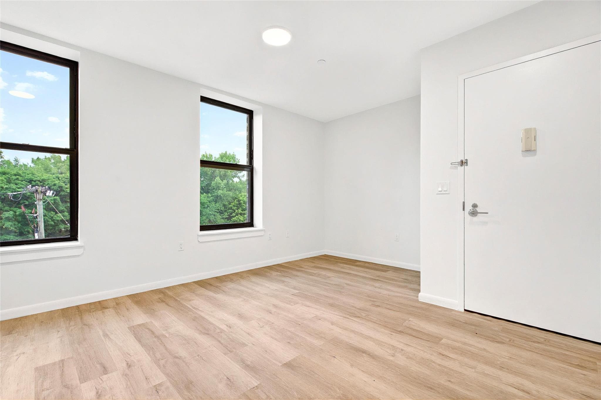 1727 Lacombe Avenue Unit: 4B thumbnail 10