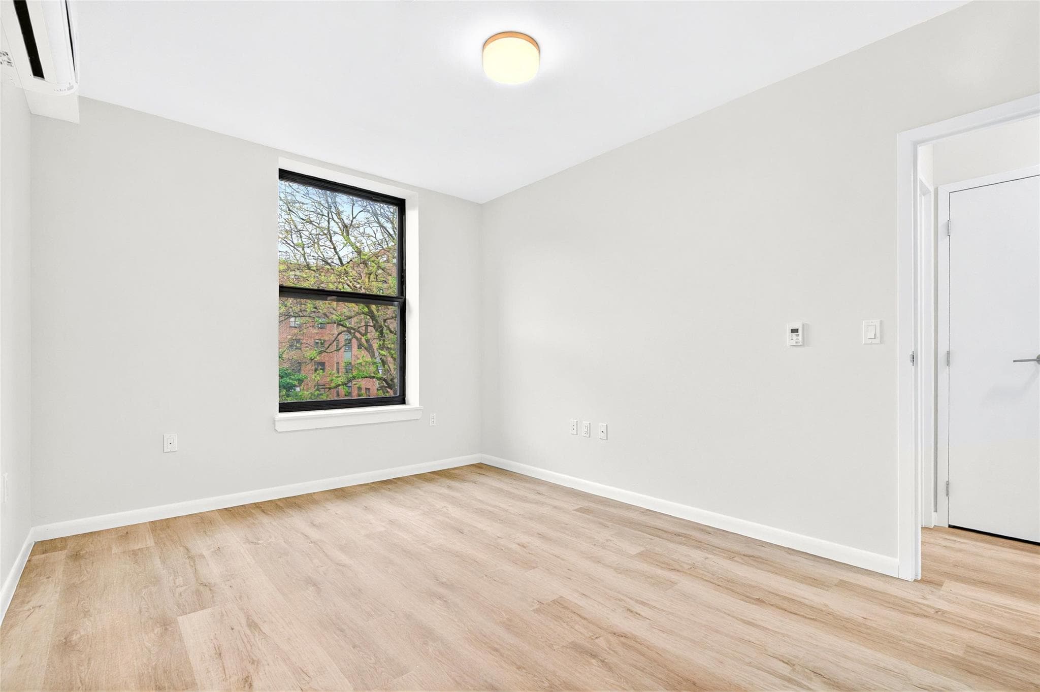 1727 Lacombe Avenue Unit: 4B thumbnail 22