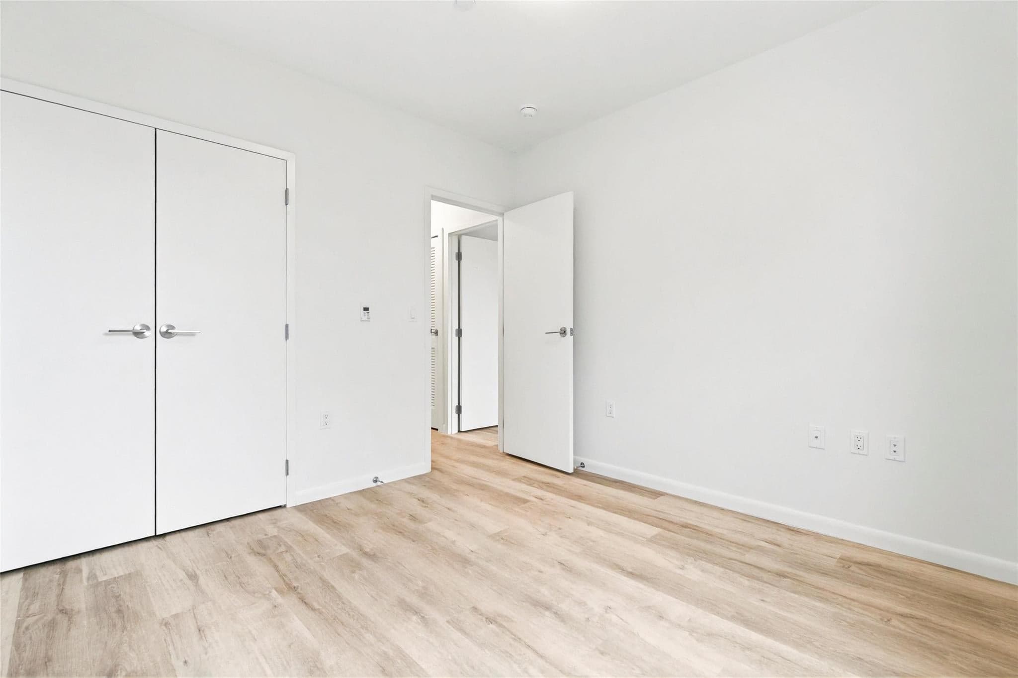 1727 Lacombe Avenue Unit: 4B thumbnail 26