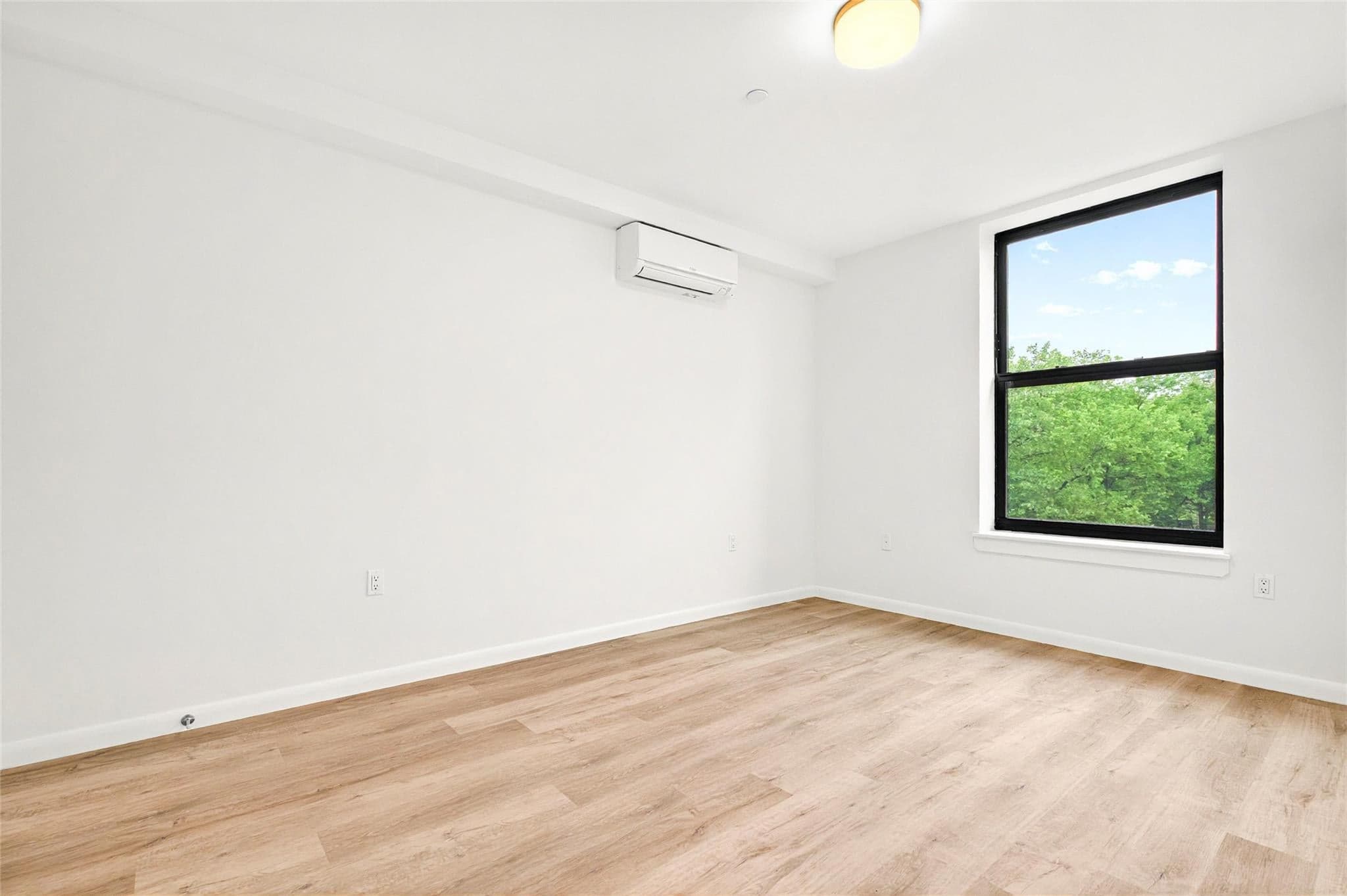 1727 Lacombe Avenue Unit: 4B thumbnail 21